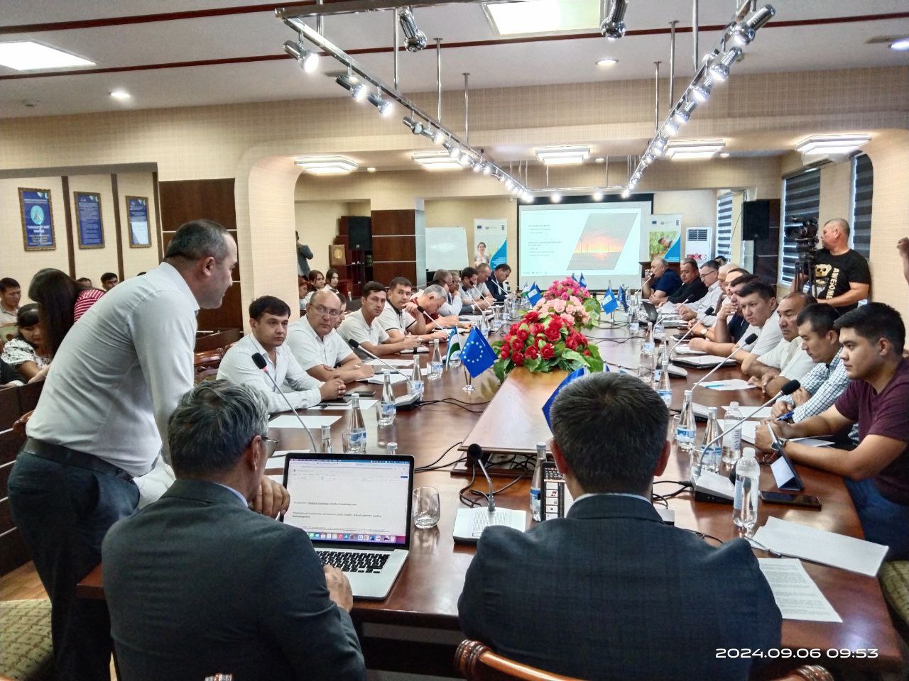 Based on the program, a small seminar is being held at the Southern Agricultural Scientific Research Institute in order to identify the obstacles and existing problems faced by the participants of the agro-food value chain, and to analyze the ways to solve them.